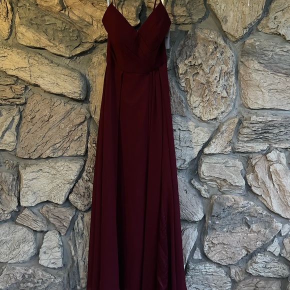 Aura Dress (Color; Burgundy) - Picture 4 of 6